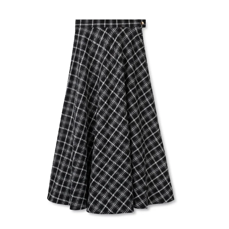 Signature Circle Skirt IN: Black and White Plaid